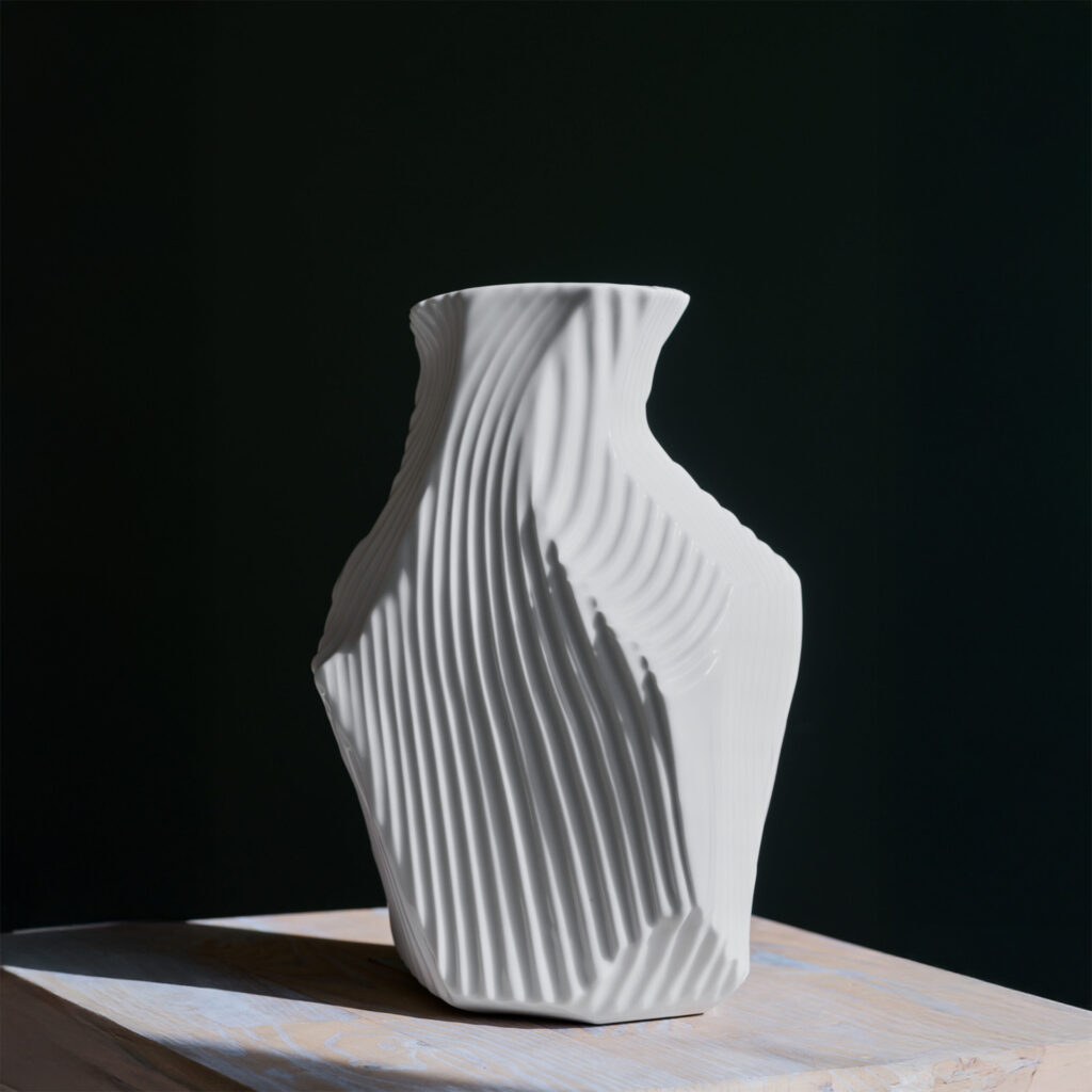 Nina Fránková - Váza Cutted Classic bílá