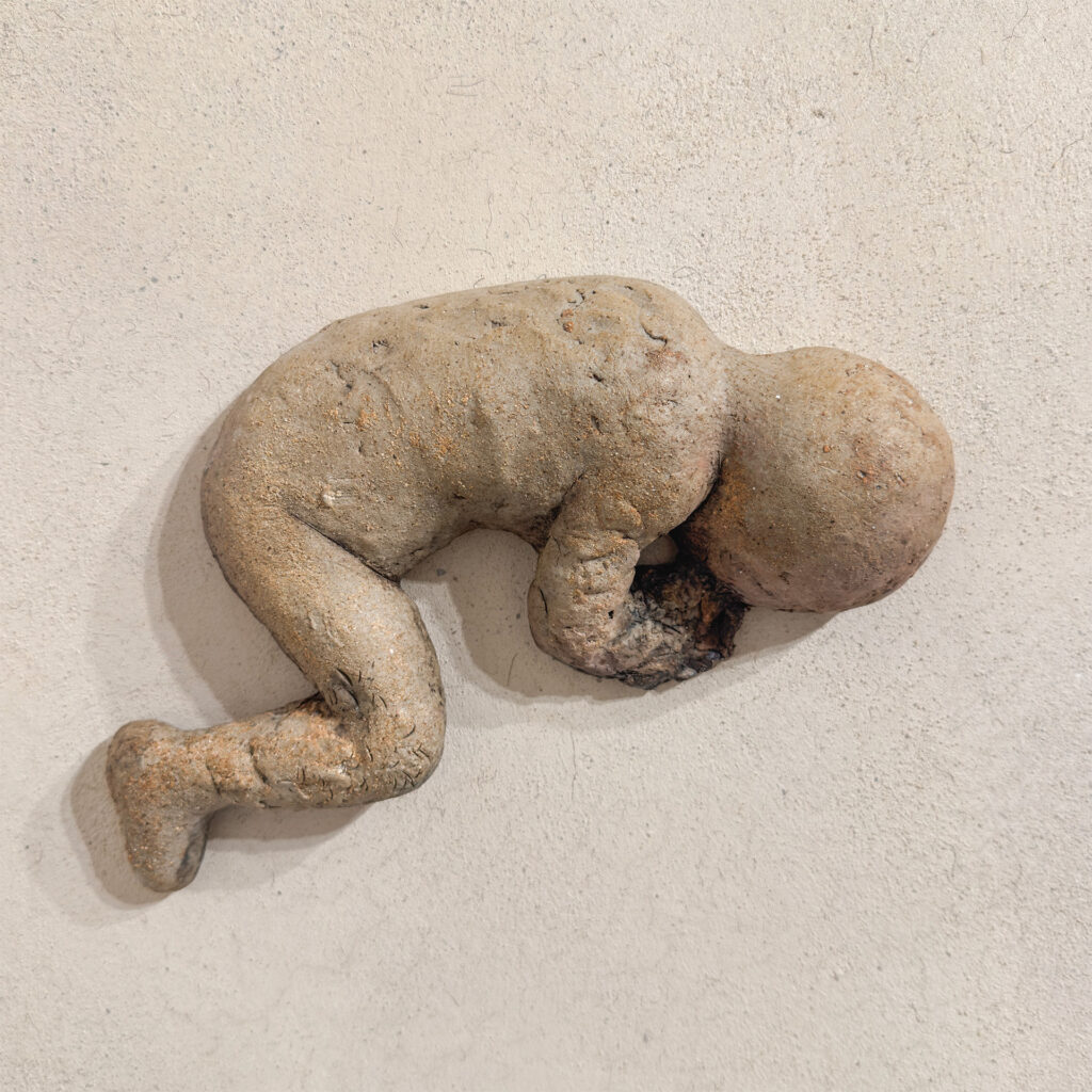 Jindra Viková -Hledání úkrytu, figura 2002 5.