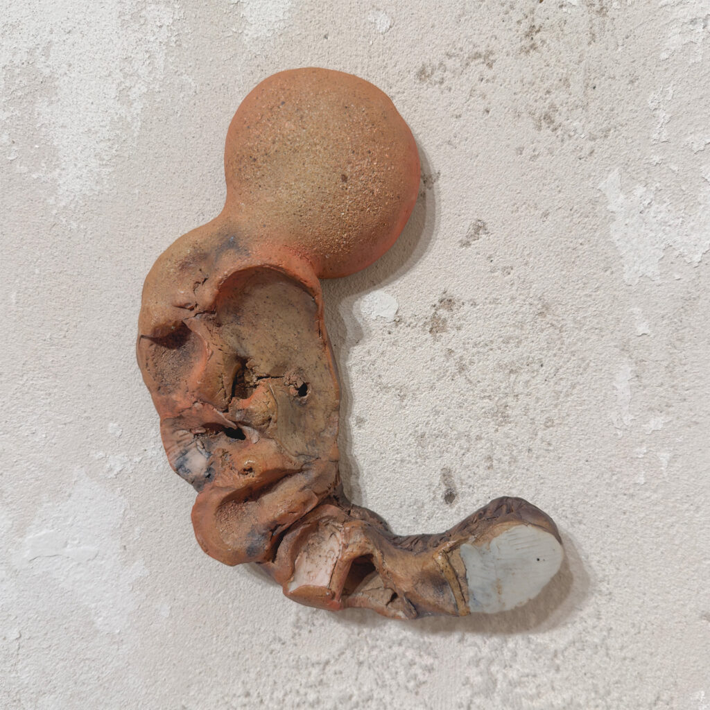 Jindra Viková -Hledání úkrytu, figura 2002 6.