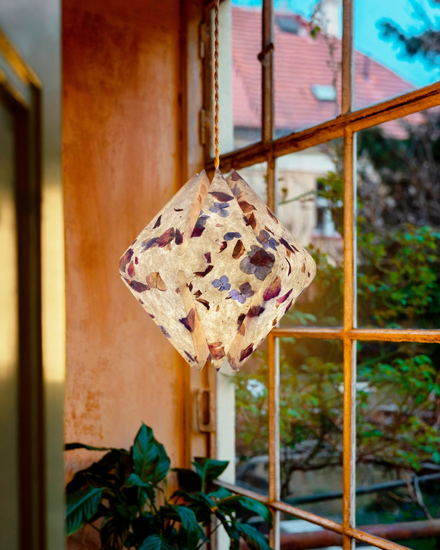 Jasna - Stínidlo - připravené k použití - růže a hortenzie