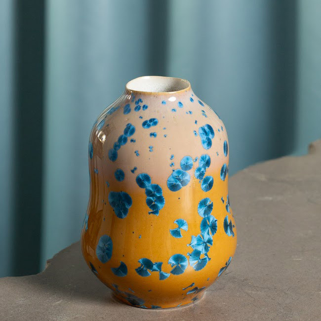 Plody Erlanu - Váza Silueta Mini hořčice s modrou