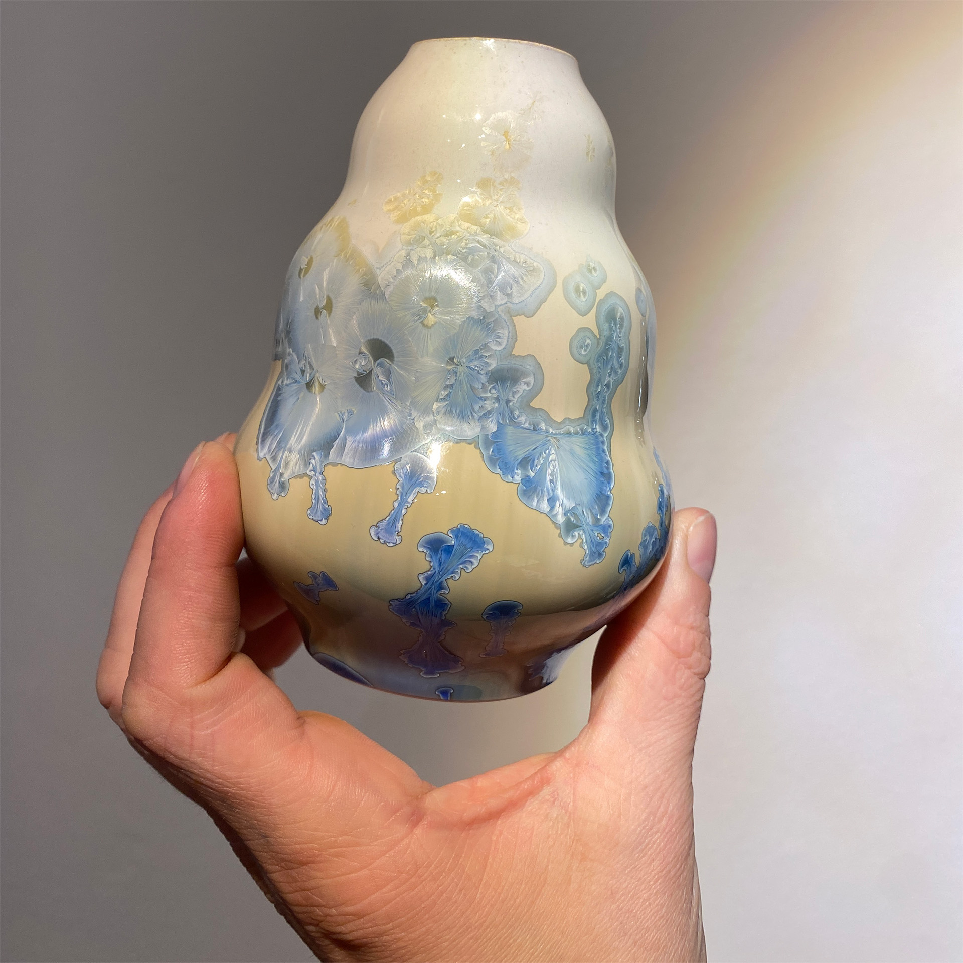 Plody Erlanu - Váza Silueta Mini krémovomodrá