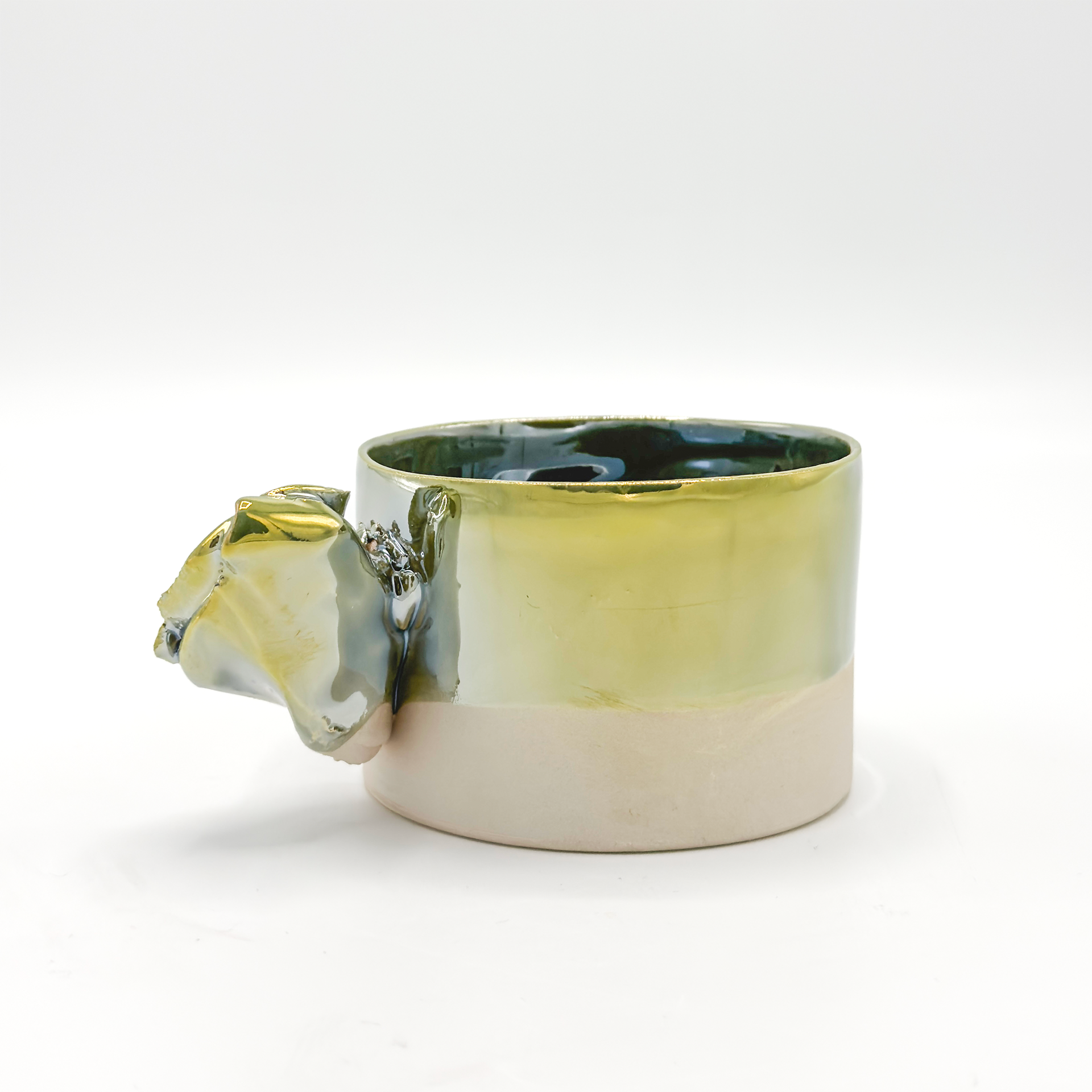 Roman Šedina - Hrneček cappuccino zeleně perleťový