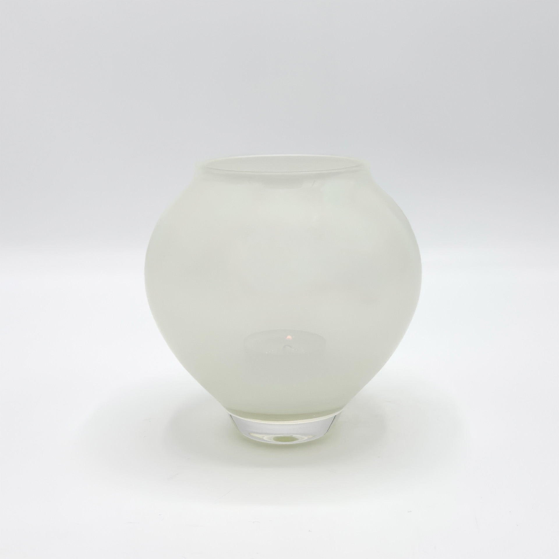 Byoungchan Yun - Moon Jar bílý
