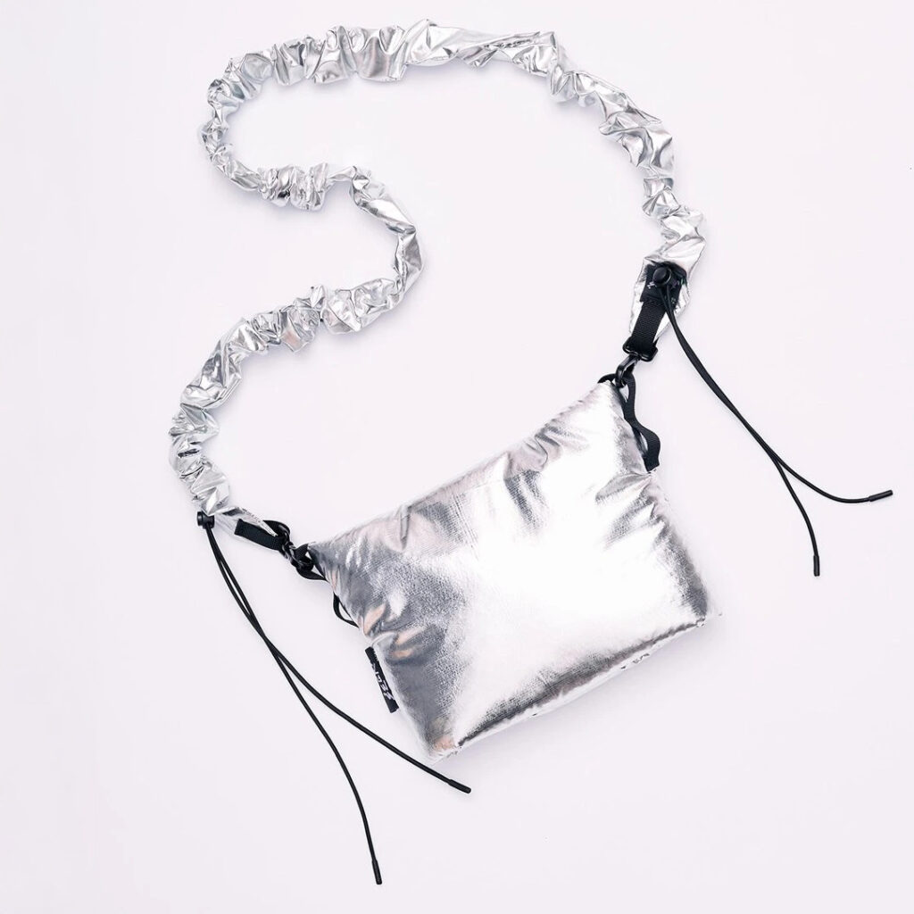 SEGRASEGRA - Mini puffy taška - stříbrná