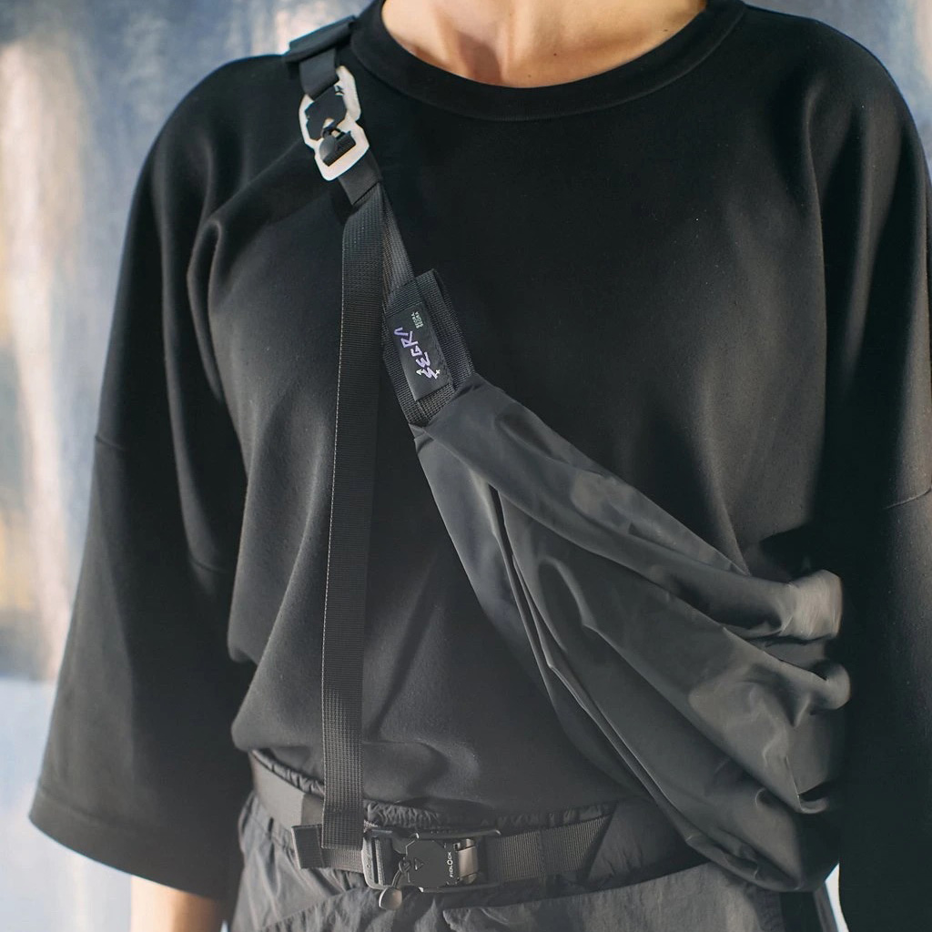 SEGRASEGRA - Taška Big Croissant - černá