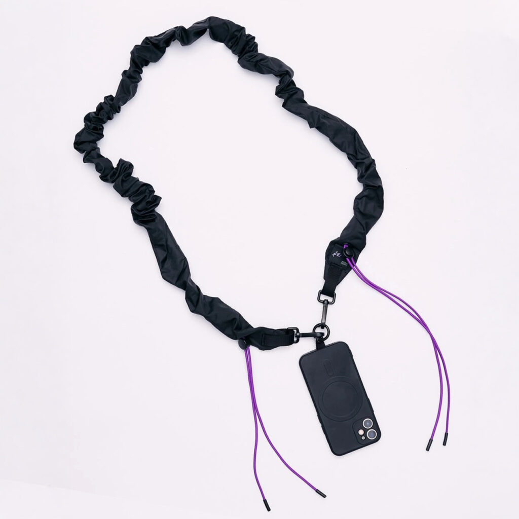 SEGRASEGRA -Scrunchie popruh na mobil - černý/fialový