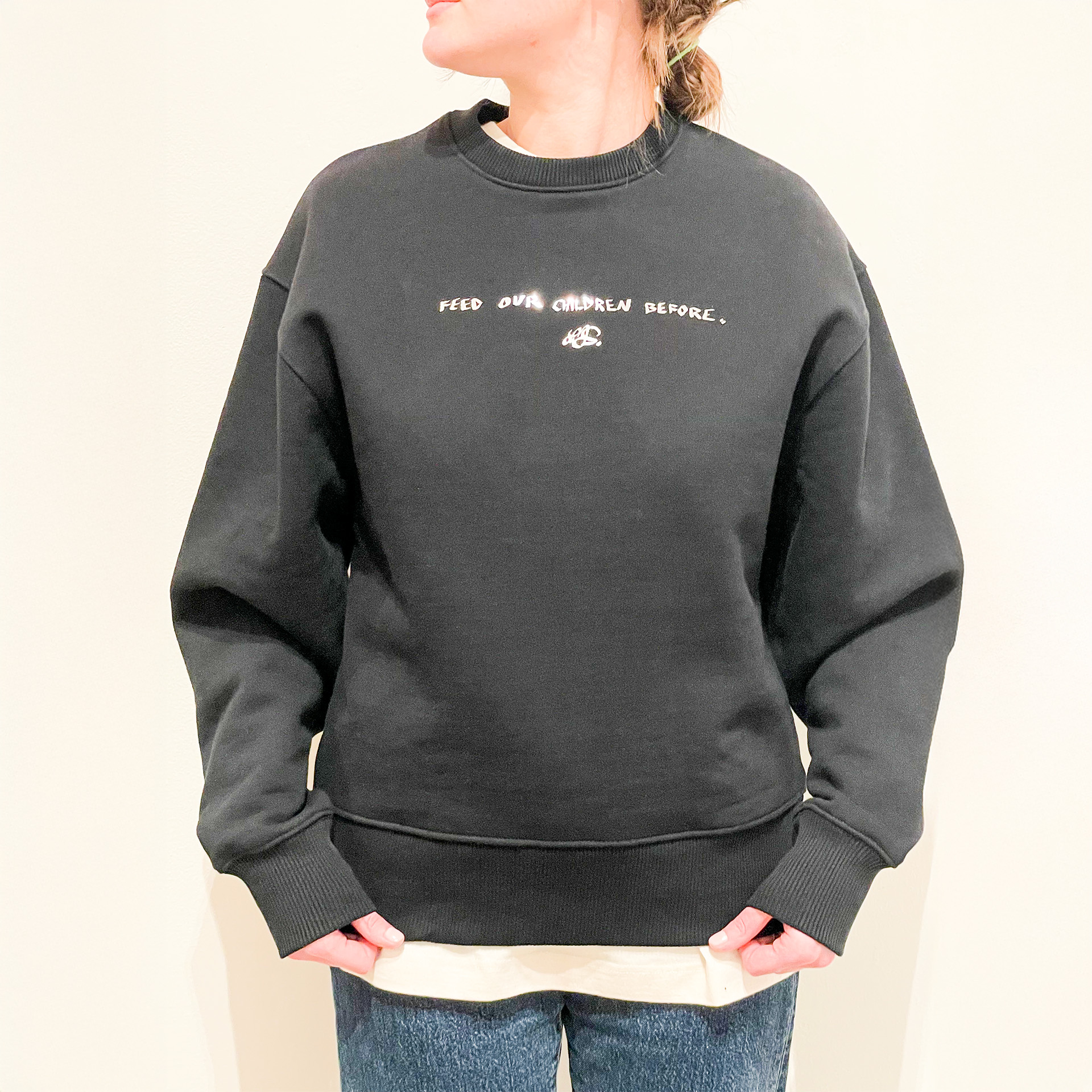 Lucie Jindrák Skřivánková - mikina černá s výšivkami