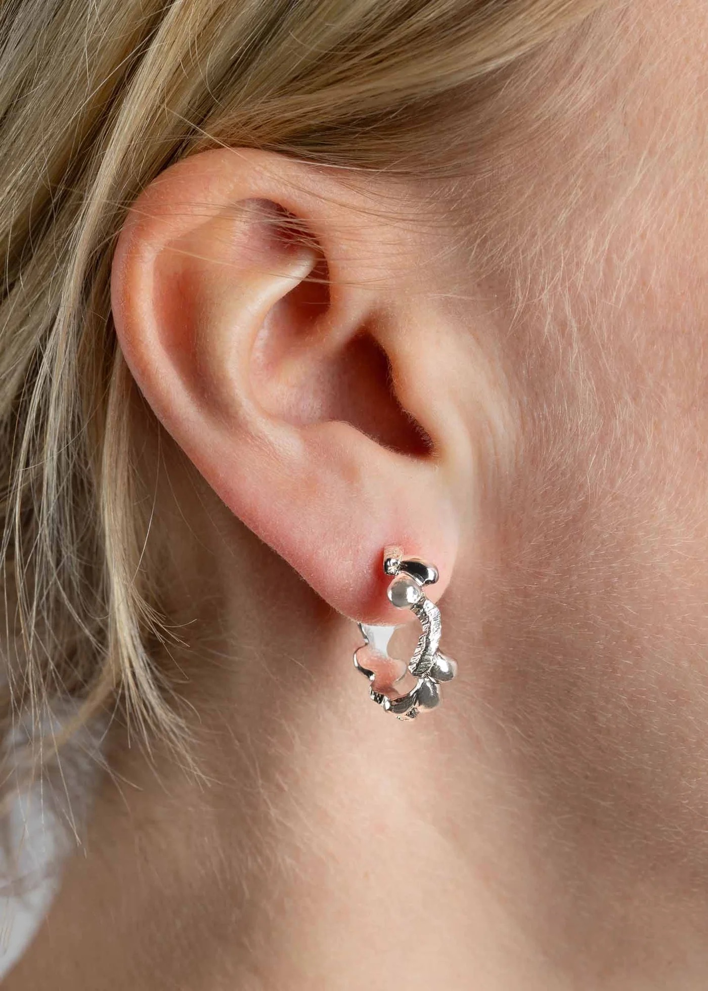 Anežka Juhová - Náušnice KOMOREBI pozlacené