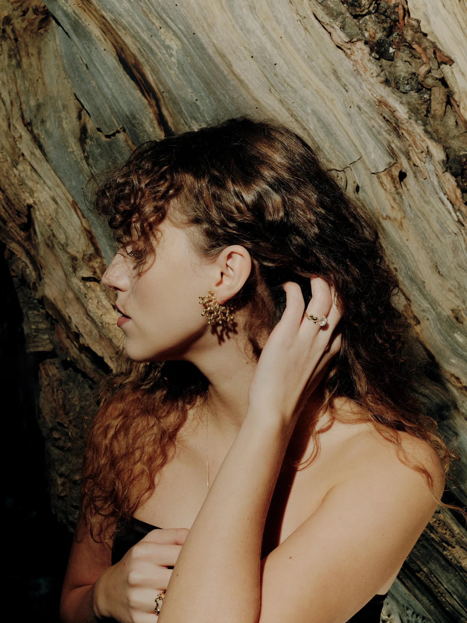 Anežka Juhová - Náušnice KOMOREBI kořeny