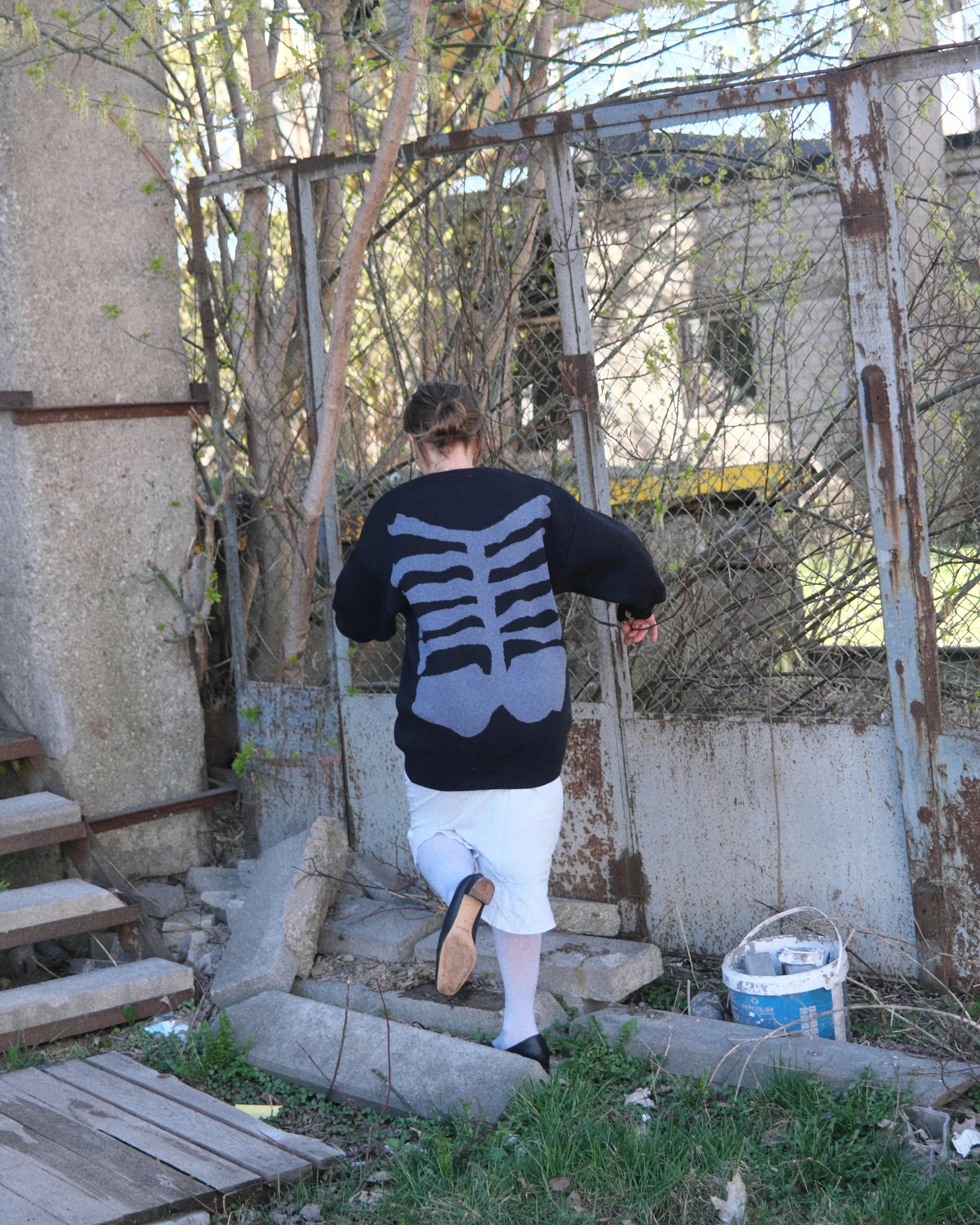 BAUBAS - Bavlněný svetr TEMNÍ MILENCI vel. L-XL